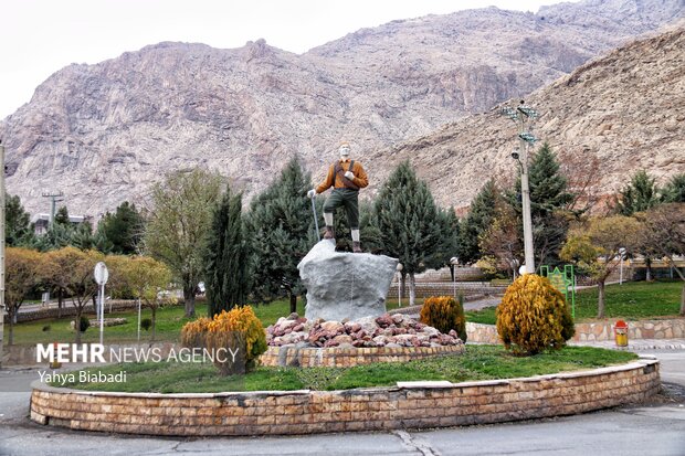 کوهنوردی در پارک کوهستان کرمانشاه