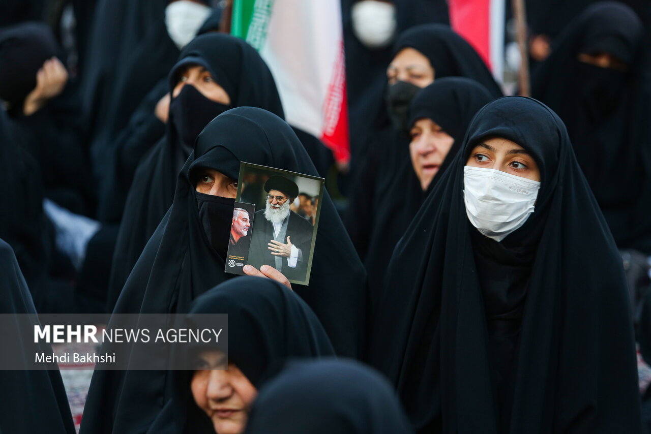 راهپیمایی بانوان قمی در حمایت از حجاب