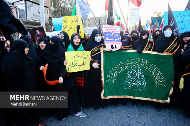 راهپیمایی بانوان قمی در حمایت از حجاب