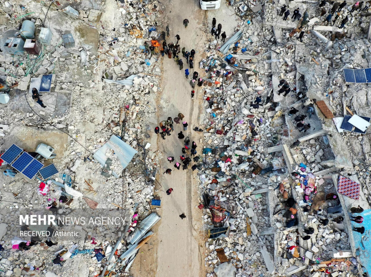 اداره بلایای طبیعی و حوادث غیرمترقبه ترکیه بامداد سه شنبه اعلام کرد که شمار جانباختگان این زلزله به ۲ هزار و ۹۲۱ نفر و زخمی‌ها به ۱۵ هزار و ۸۳۴ نفر افزایش یافته است