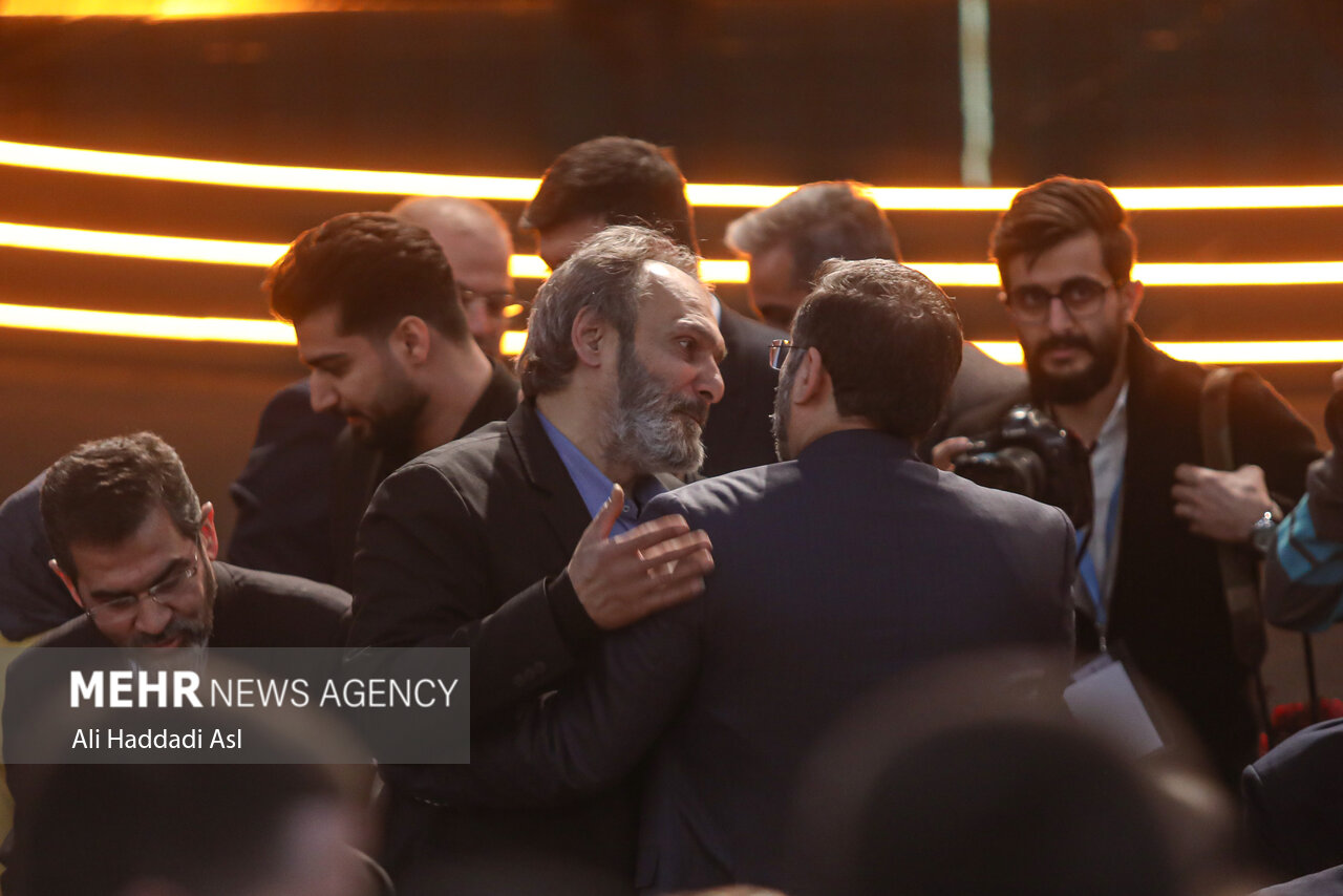 جهانگیر الماسی در مراسم اختتامیه چهل و یکمین جشنواره فیلم فجر حضور دارد