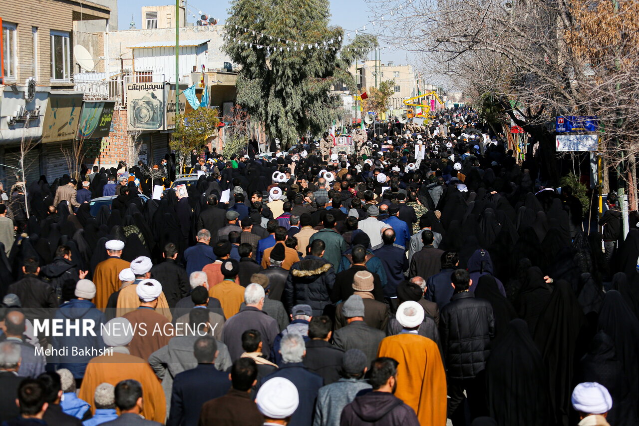 تشییع پیکر شهید دفاع مقدس «علیرضا بادرام» در قم