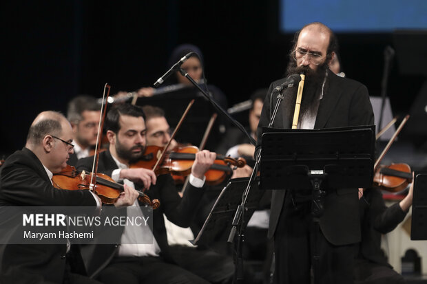 در اولین روز از سی و هشتمین جشنواره موسیقی فجر ارکستر ملی با حضور محمد مهدی اسماعیلی در تالار وحدت تهران قطعاتی را اجرا کردند