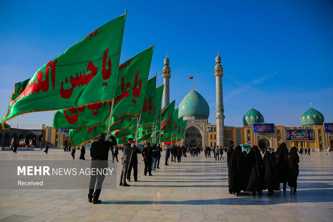 آیین جاروکشی خادمان مسجد مقدس جمکران