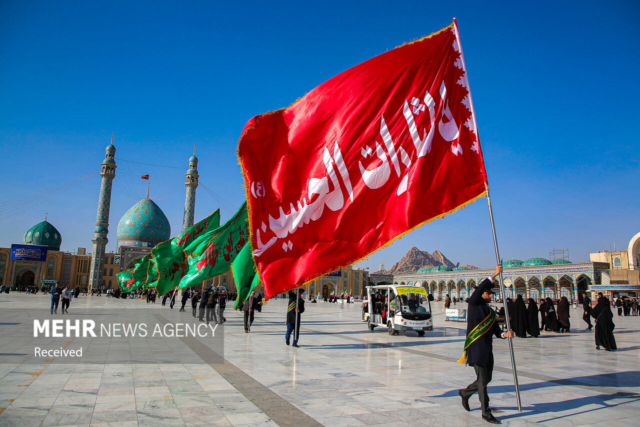 آیین جاروکشی خادمان مسجد مقدس جمکران