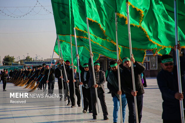 آیین جاروکشی خادمان مسجد مقدس جمکران