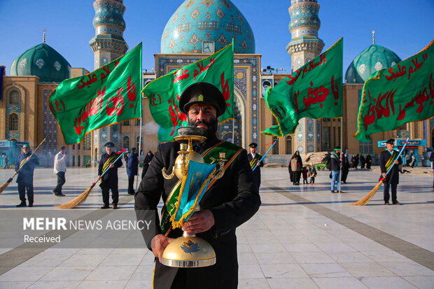 آیین جاروکشی خادمان مسجد مقدس جمکران