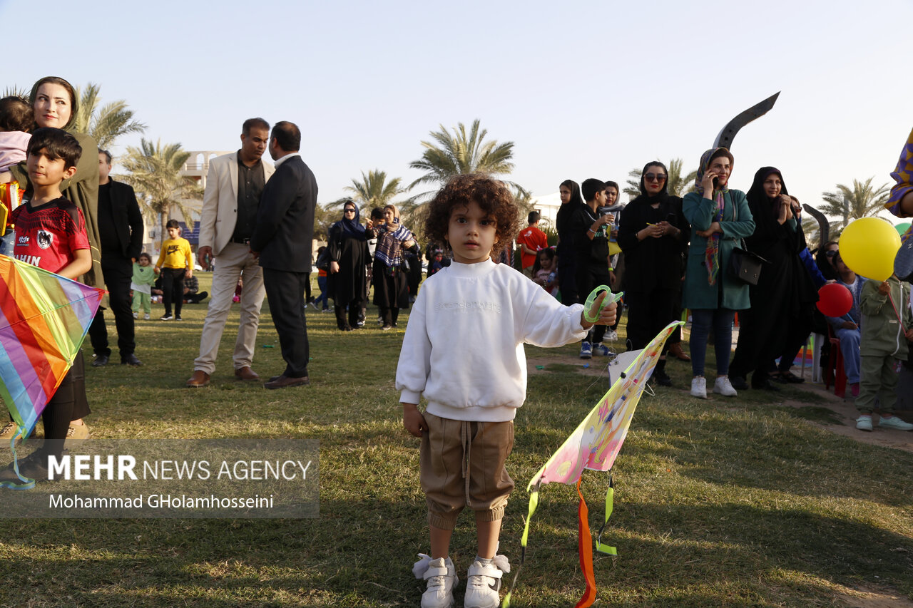 جشن نیکوکاری در قالب «جشن بادبادک‌ها » در بوشهر