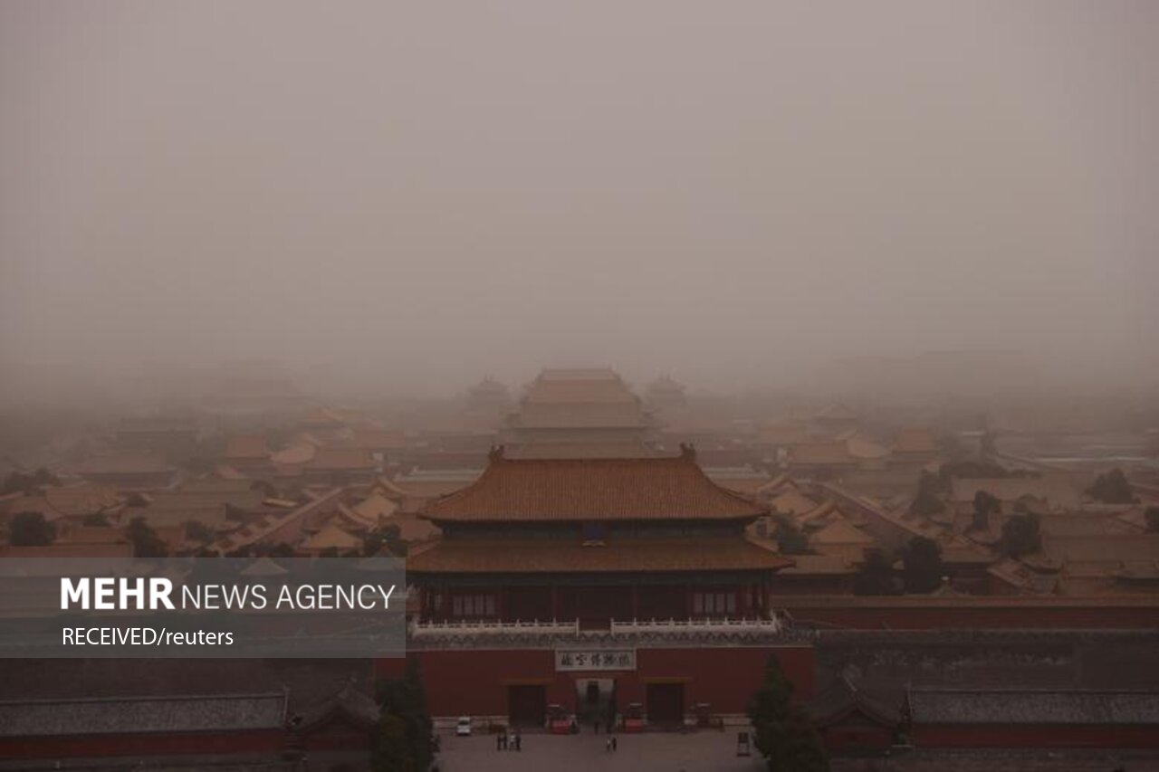 طوفان شن و آلودگی آسمان پکن