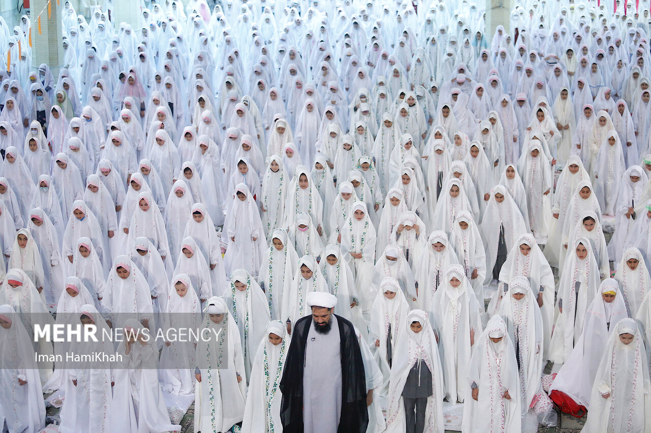 آیین جشن تکلیف فرشته ها در همدان