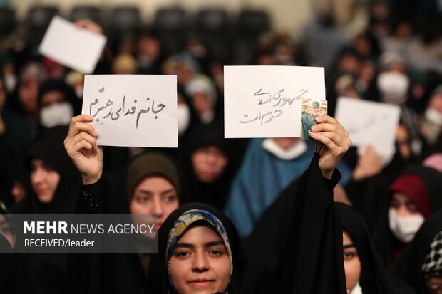 جمعی از دانشجویان و نمایندگان تشکل‌های دانشجویی عصر امروز سه‌شنبه ۲۹ فروردین ۱۴۰۲ با رهبر معظم انقلاب اسلامی دیدار کردند