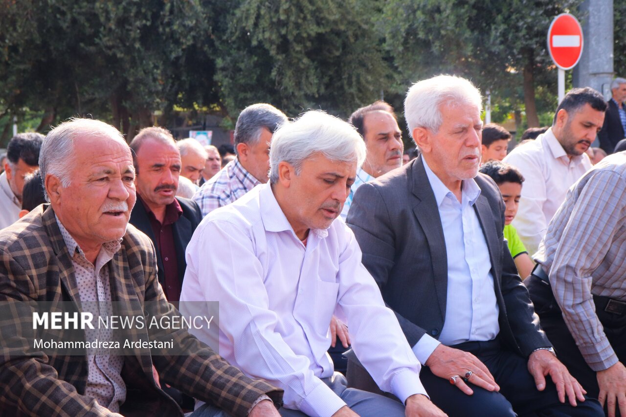 نماز عید فطر در ورامین برگزار شد