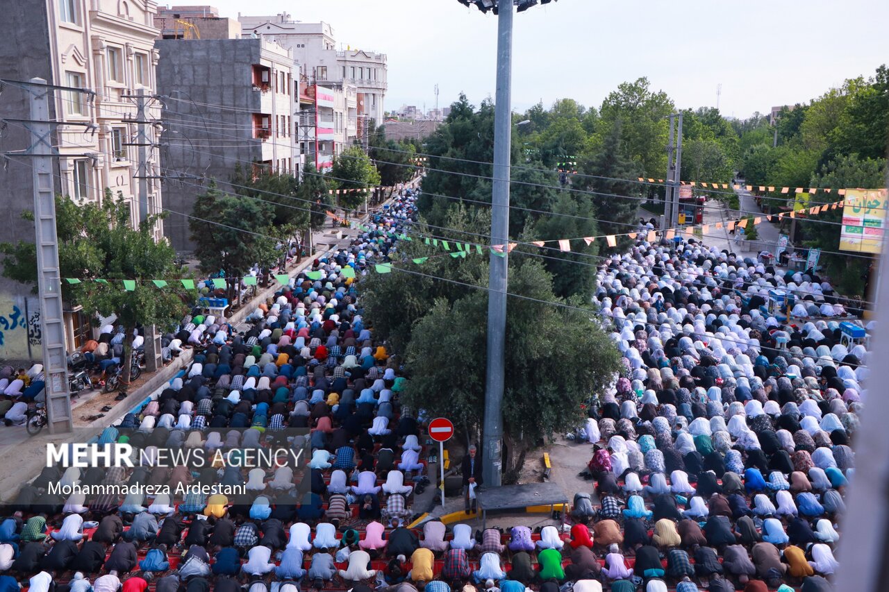 نماز عید فطر در ورامین برگزار شد