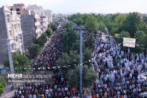 نماز عید فطر در ورامین برگزار شد