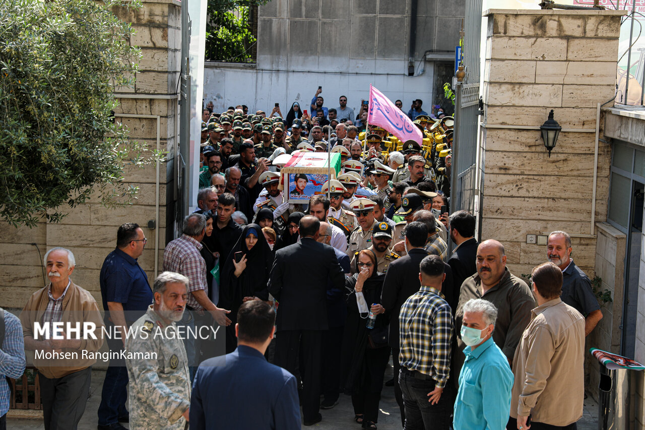 پیکر مطهر شهید آشوری «جانی بت اوشانا» ظهر امروز جمعه ۸ اردیبهشت ۱۴۰۲در کلیسای آشوری های تهران تشییع شد و هم کیشان شهید با او وداع کردند