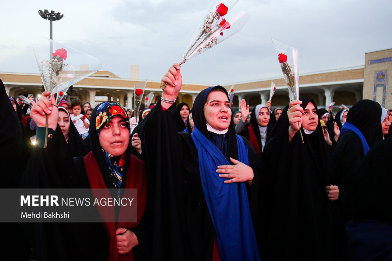 اجتماع دختران دانشجو به مناسبت روز دختر در قم