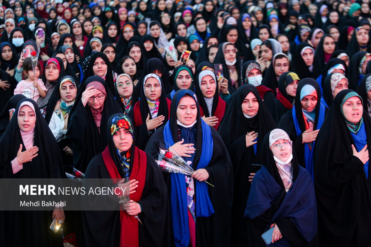 اجتماع دختران دانشجو به مناسبت روز دختر در قم