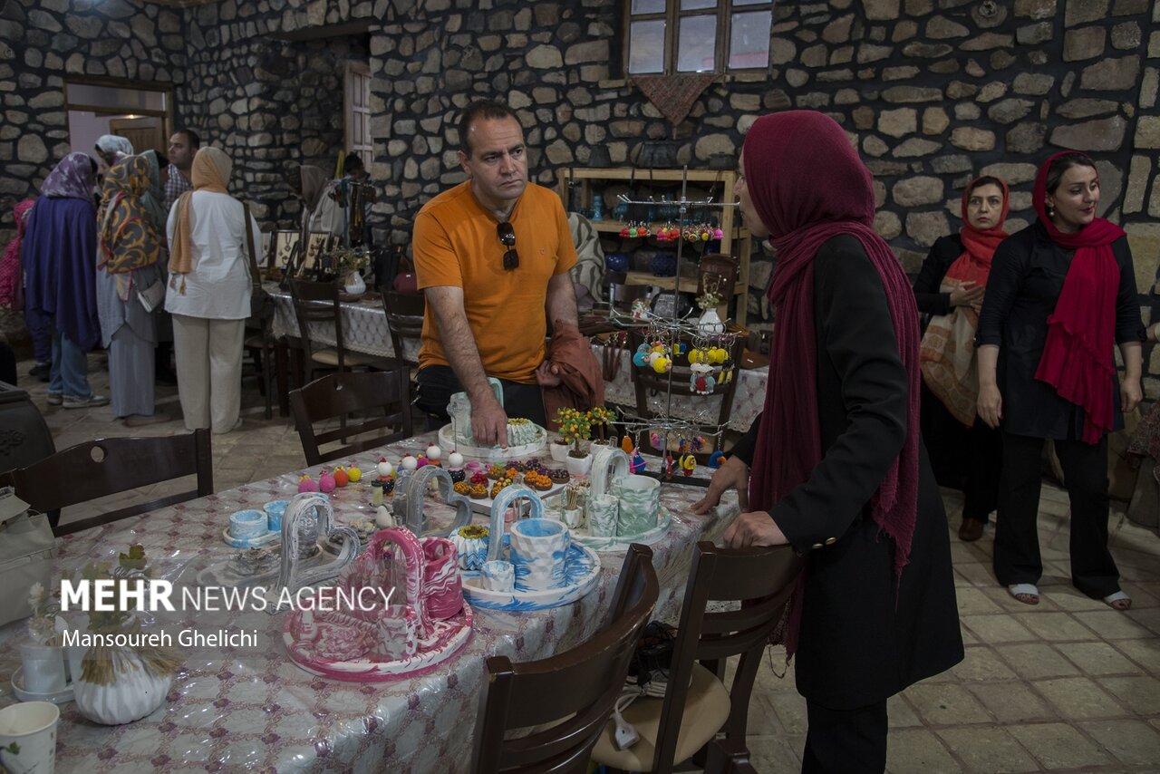 برگزاری اولین جشنواره گل و گلاب در شاهرود