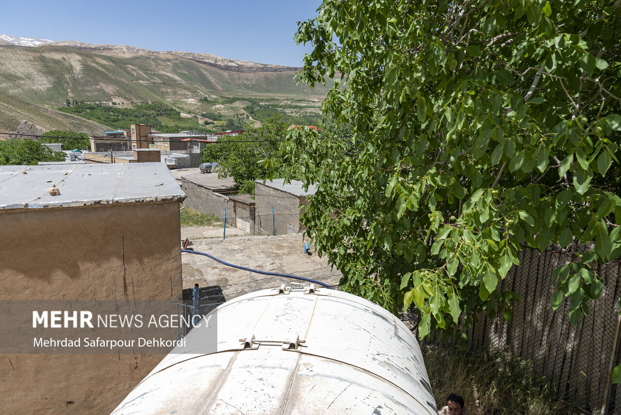 آبرسانی با تانکر در سرزمین چشمه ها