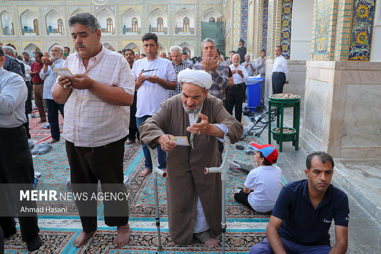 اقامه نماز عید سعید قربان در حرم امام رضا (ع)