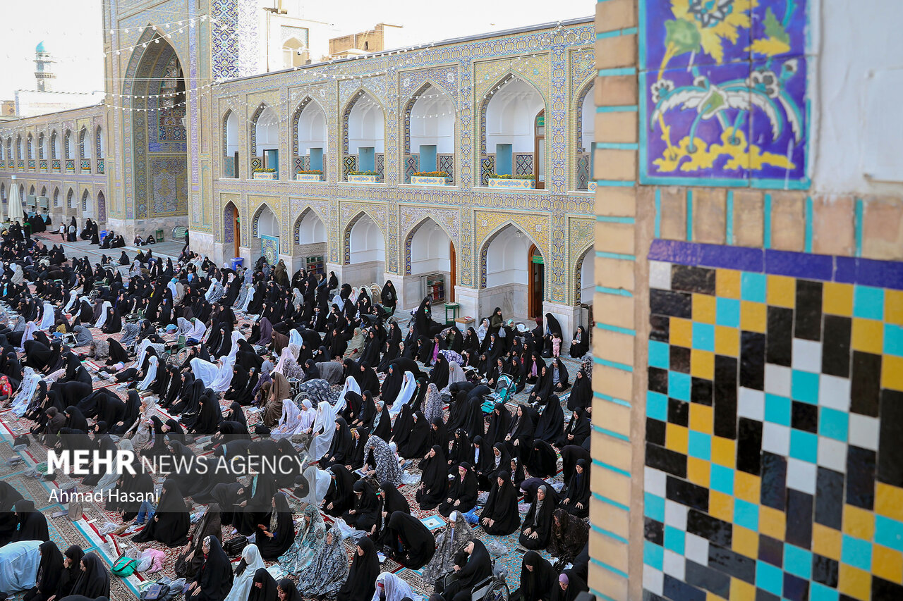 اقامه نماز عید سعید قربان در حرم امام رضا (ع)