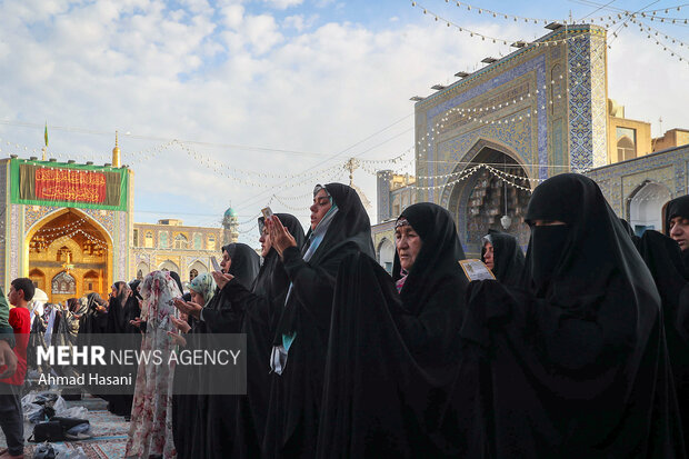 اقامه نماز عید سعید قربان در حرم امام رضا (ع)