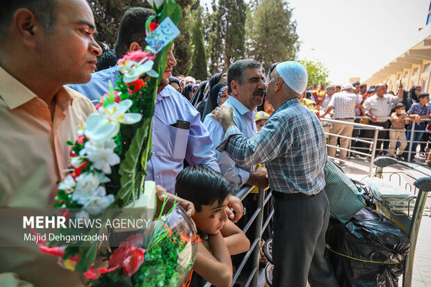 بازگشت اولین گروه حجاج در یزد