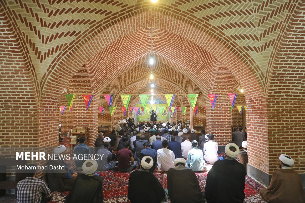 جشن عمامه گذاری طلاب علوم دینی در اردبیل