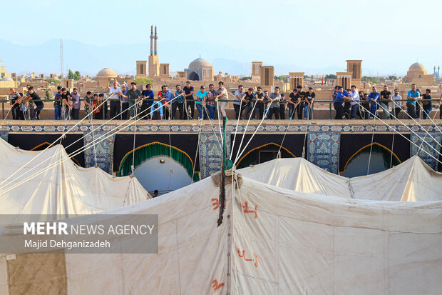 آیین سنتی «پوش کشی» در حسینیه بزرگ فهادان یزد