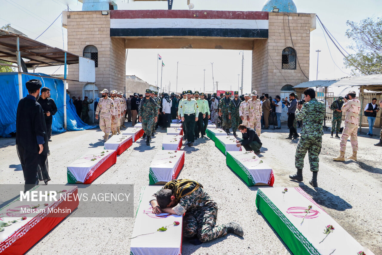 ورود پیکر ۱۸ شهید دفاع مقدس به کشور از مرز شلمچه