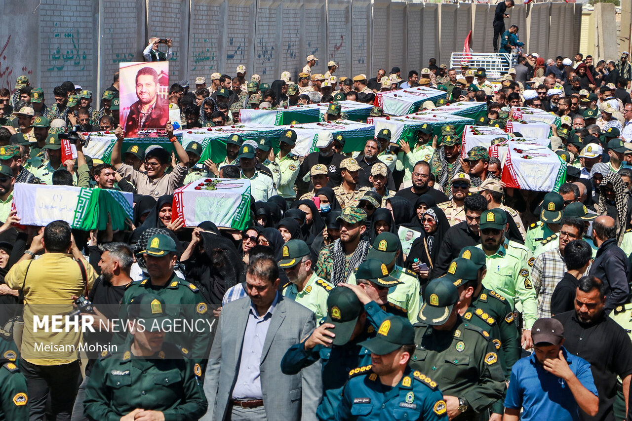 ورود پیکر ۱۸ شهید دفاع مقدس به کشور از مرز شلمچه