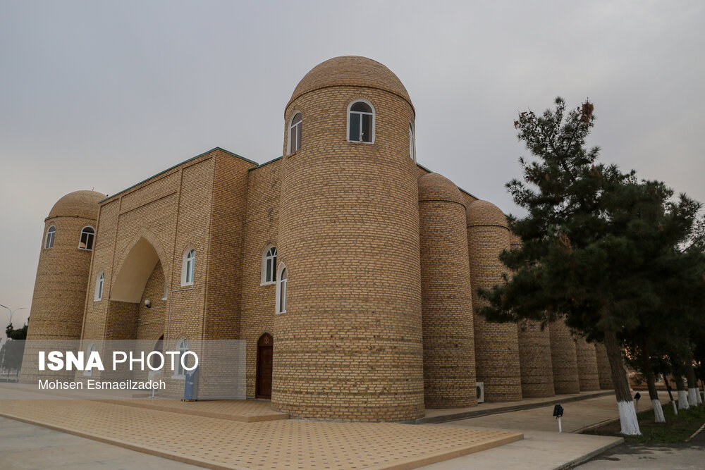 مسجد جامع خواجه یوسف همدانی یکی از عرفای بزرگ ایرانی که مدتی در مرو سکونت داشته در این شهر قدیمی قرار دارد