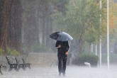 ورود سامانه بارشی به کشور طی دوشنبه/ رگبار و وزش باد شدید در بیشتر استان‌ها
